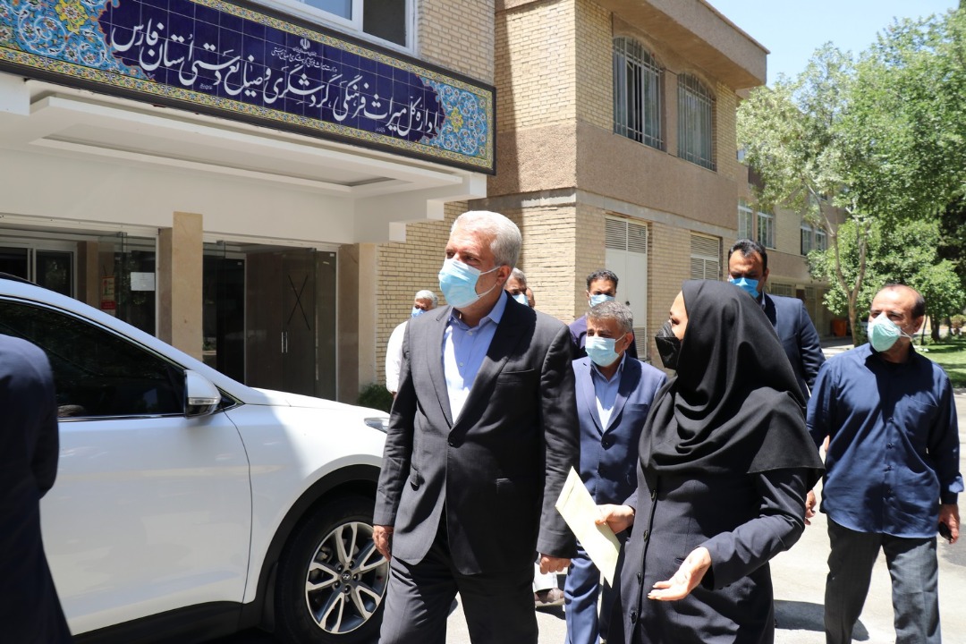 وزیر میراث‌فرهنگی، گردشگری و صنایع‌دستی با کارمندان اداره‌کل فارس دیدار کرد